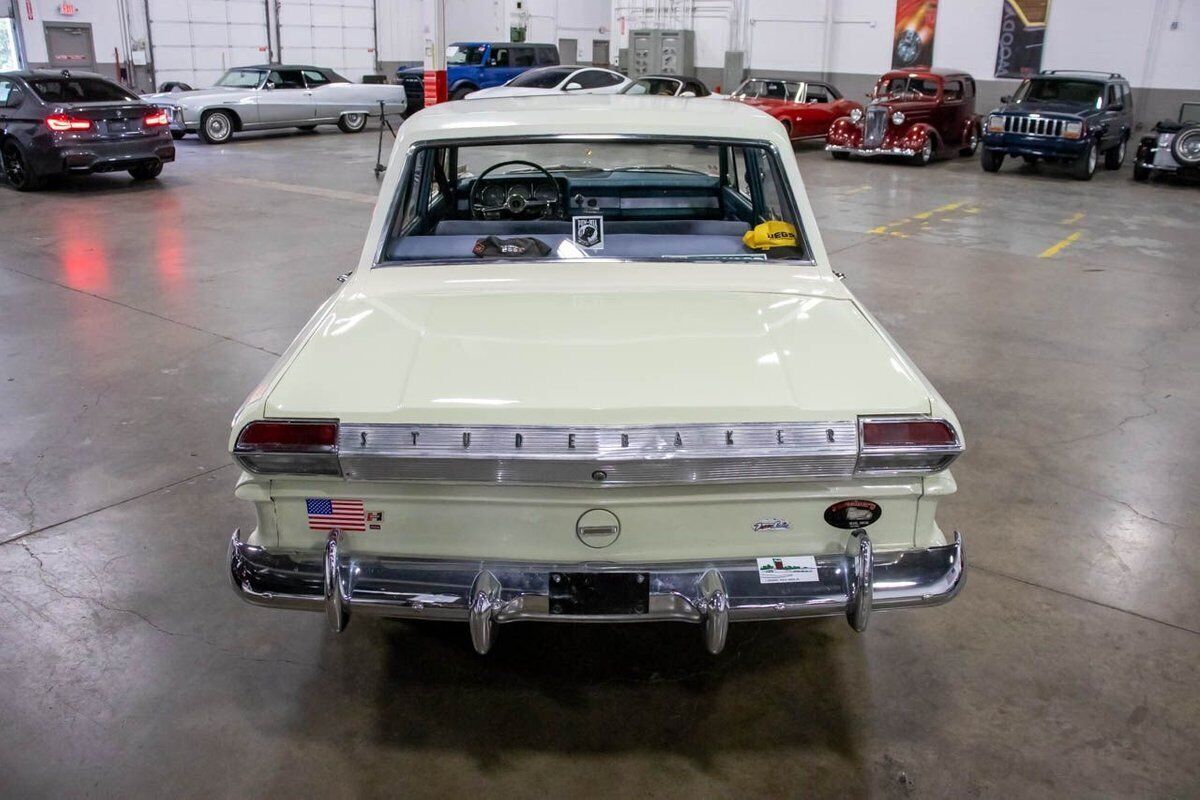 1965 Studebaker Cruiser - photo 4