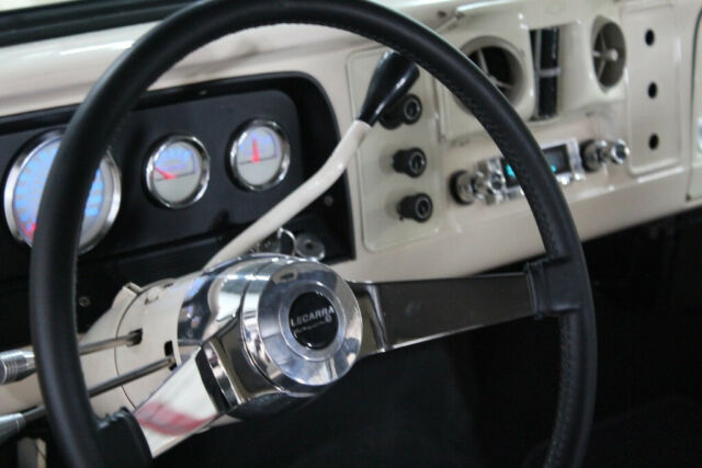1965 Chevrolet Suburban - photo 11