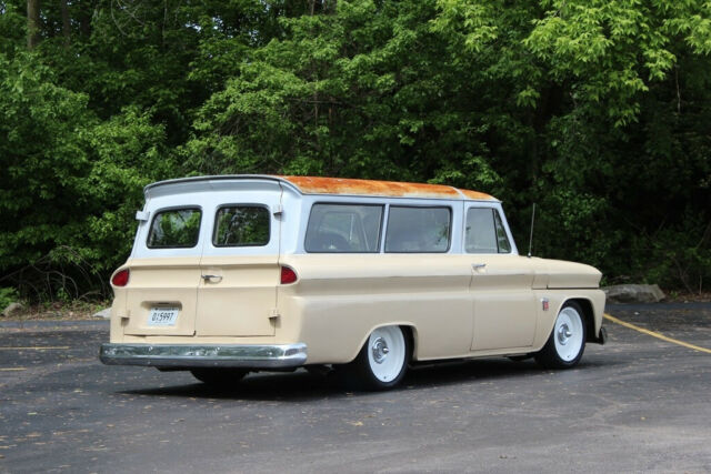 1965 Chevrolet Suburban - photo 5