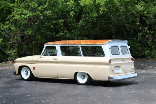 1965 Chevrolet Suburban - photo 6