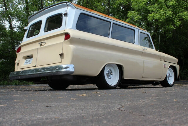 1965 Chevrolet Suburban - photo 7