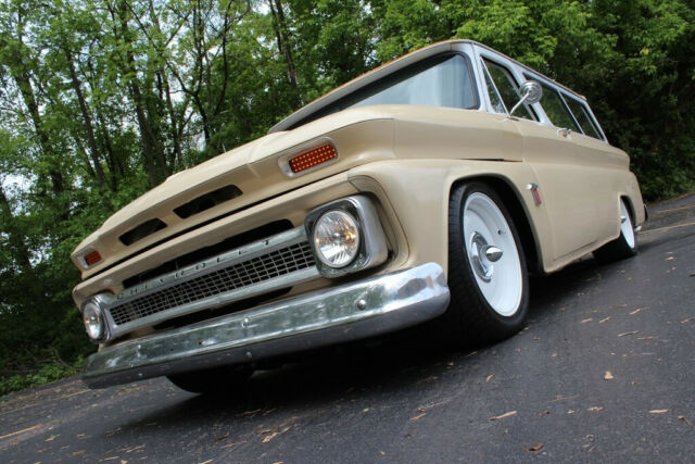 1965 Chevrolet Suburban - photo 9