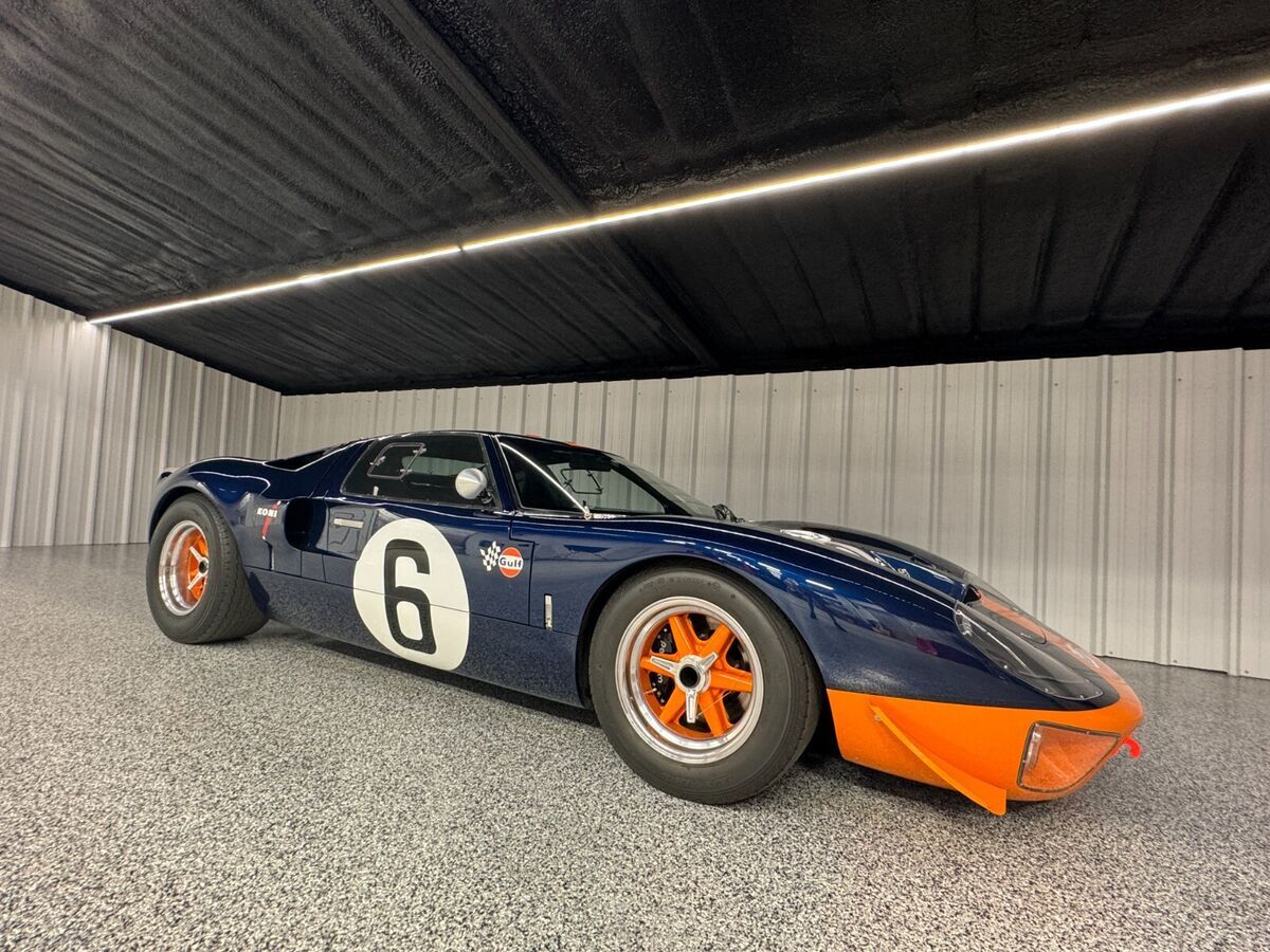 1965 Ford GT40 - photo 11
