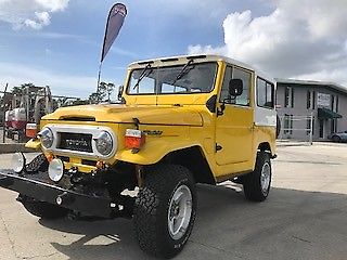 1965 Toyota Land Cruiser FJ40 Yellow SUV 3.9 L Manual 5-Speed 1965 Toyota Land Cruiser FJ40