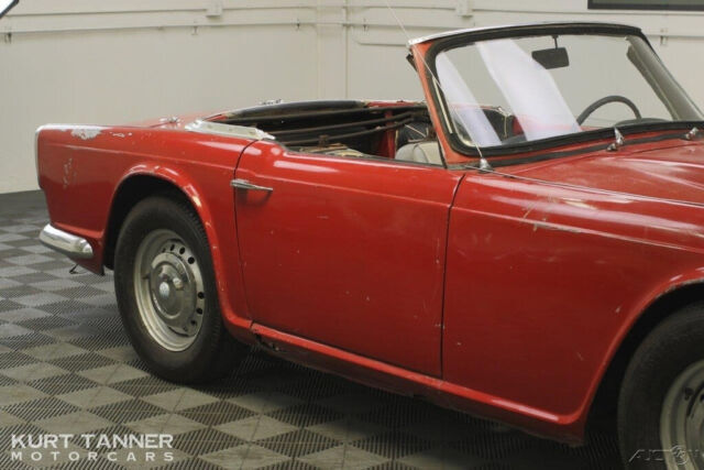 1965 Triumph TR4 1965 TRIUMPH TR4 CONVERTIBLE. SIGNAL RED WITH BLACK TRIM - photo 9