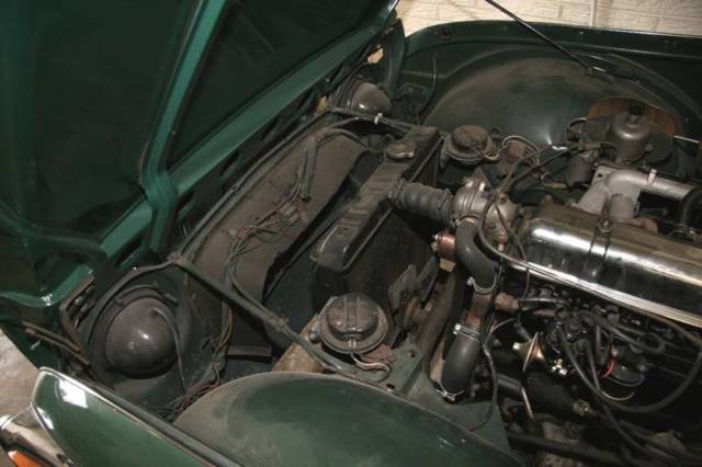 1965 Triumph TR4A wire wheels and red line Michelins - photo 10