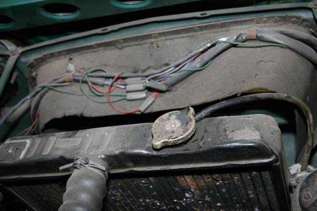 1965 Triumph TR4A wire wheels and red line Michelins - photo 13