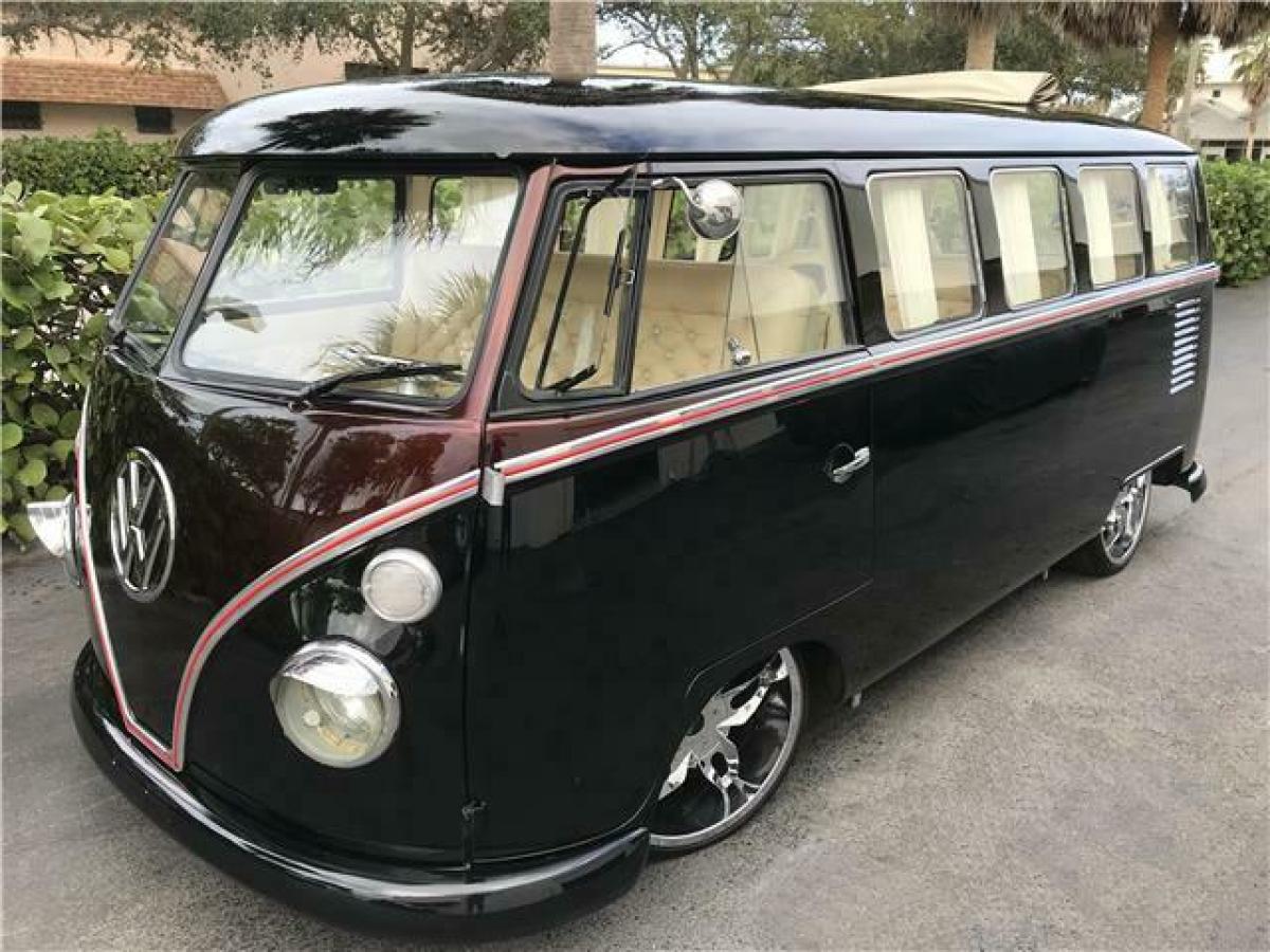 1965 Volkswagen Bus/Vanagon Show Vehicle
