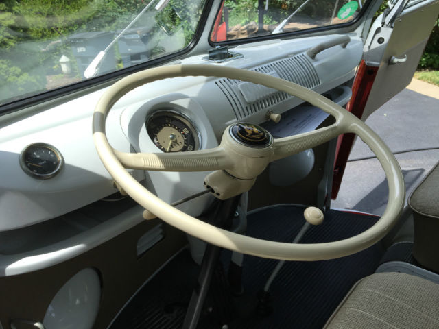 1965 Volkswagen Bus/Vanagon Kombi Walkthru - photo 4
