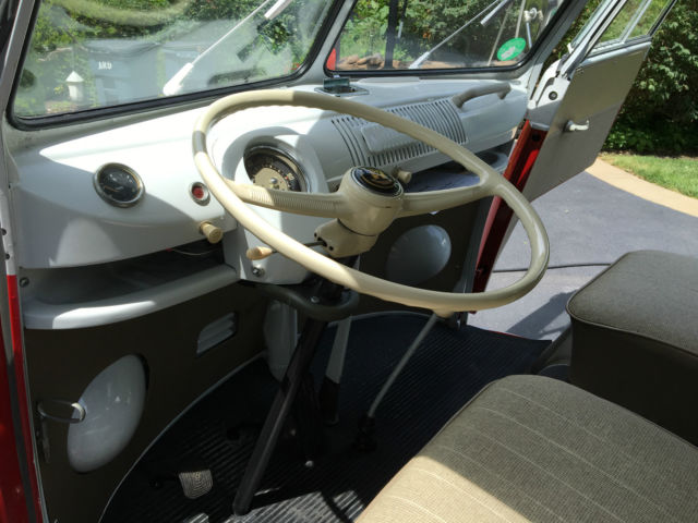 1965 Volkswagen Bus/Vanagon Kombi Walkthru - photo 5