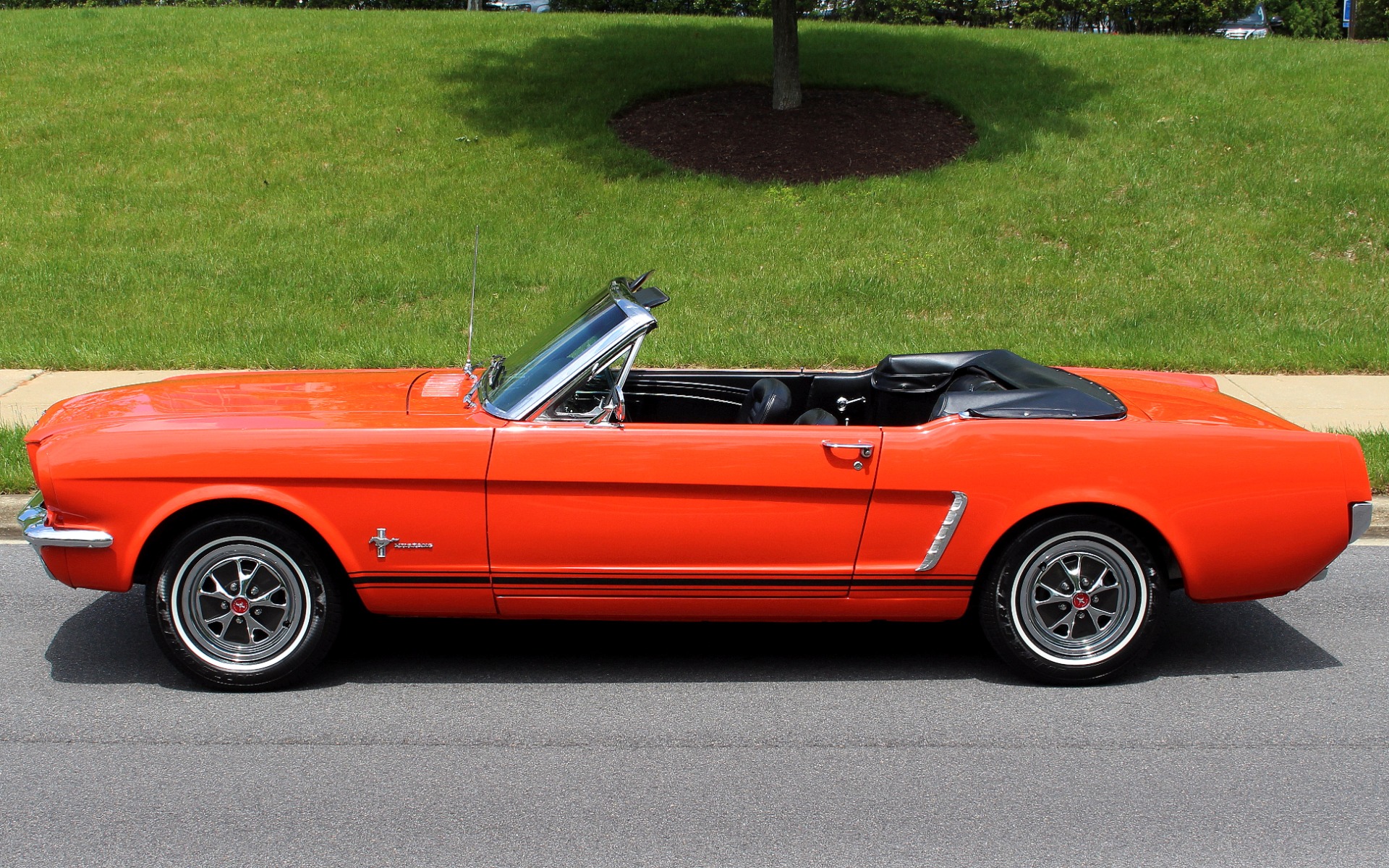1965 Ford Mustang Convertible - photo 2