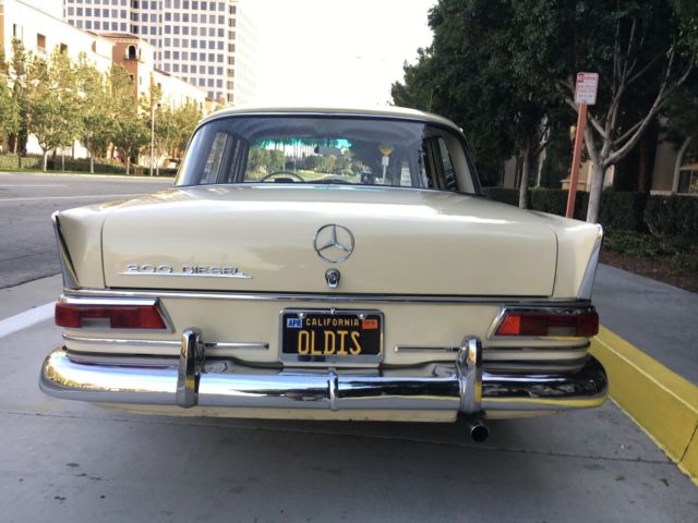 1966 Mercedes-Benz 200-Series - photo 6