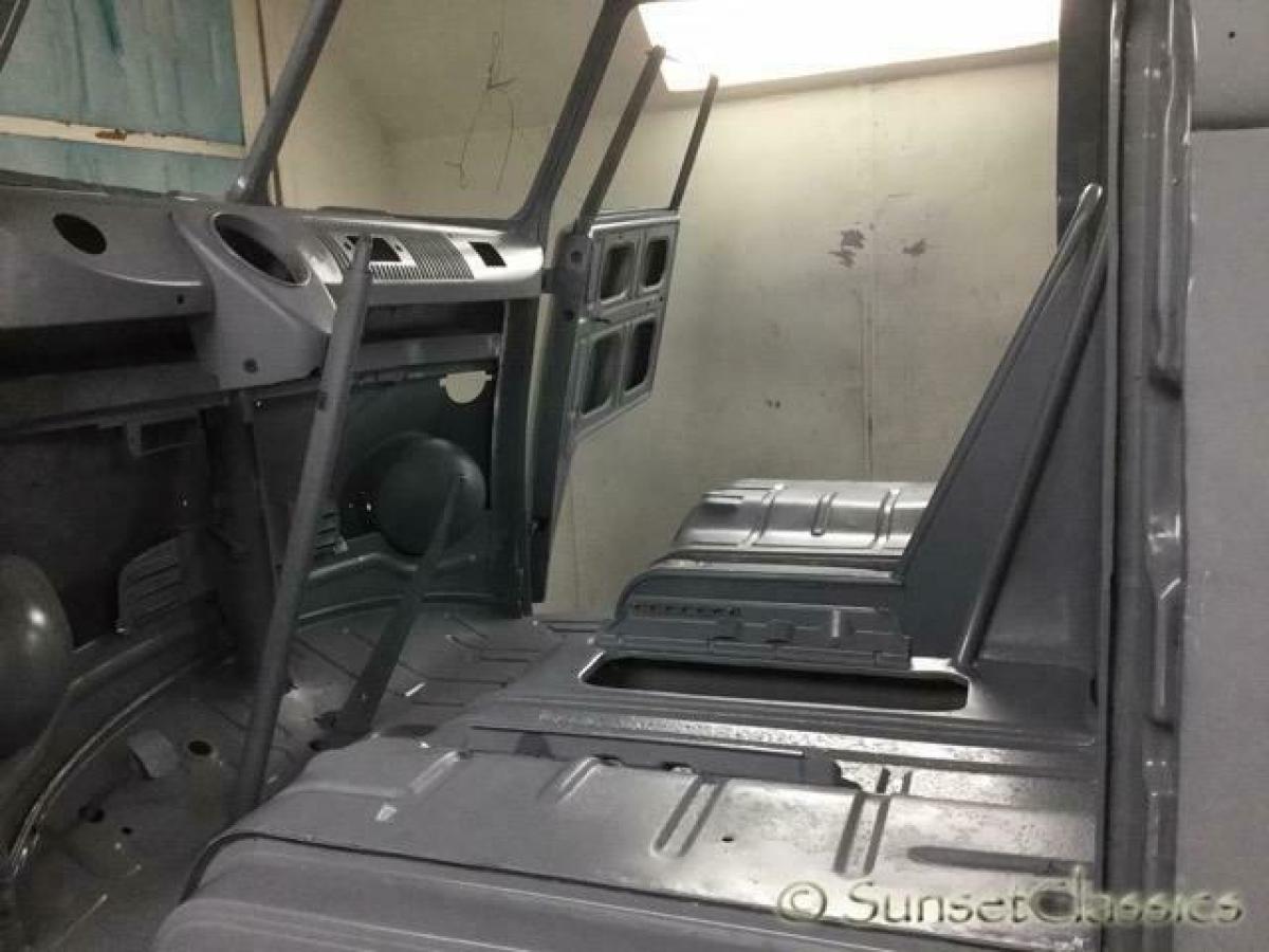 1966 Volkswagen Bus/Vanagon Deluxe 21 Window Samba - photo 10