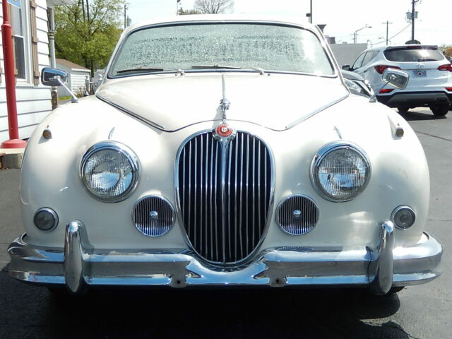 1966 Jaguar MK2 3.4 Saloon Sedan - photo 4