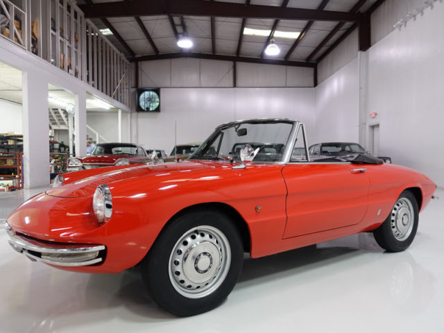 1966 Alfa Romeo Duetto Spider | Gorgeous Pininfarina bodywork 1966 Alfa Romeo Duetto Spider Convertible