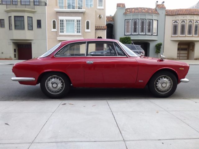 1966 Alfa Romeo Giulia Sprint GT - photo 3