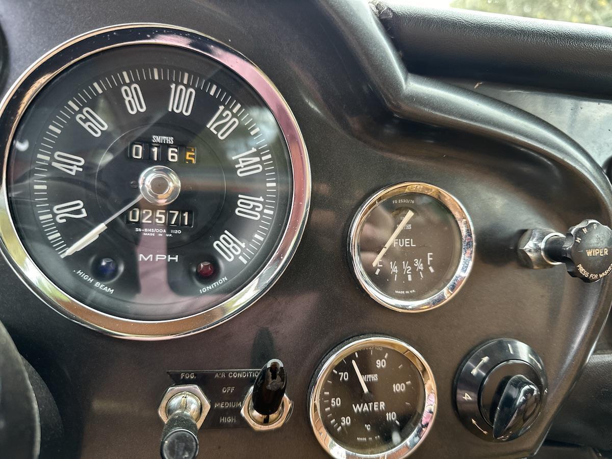 1966 Aston Martin DB6 - photo 4