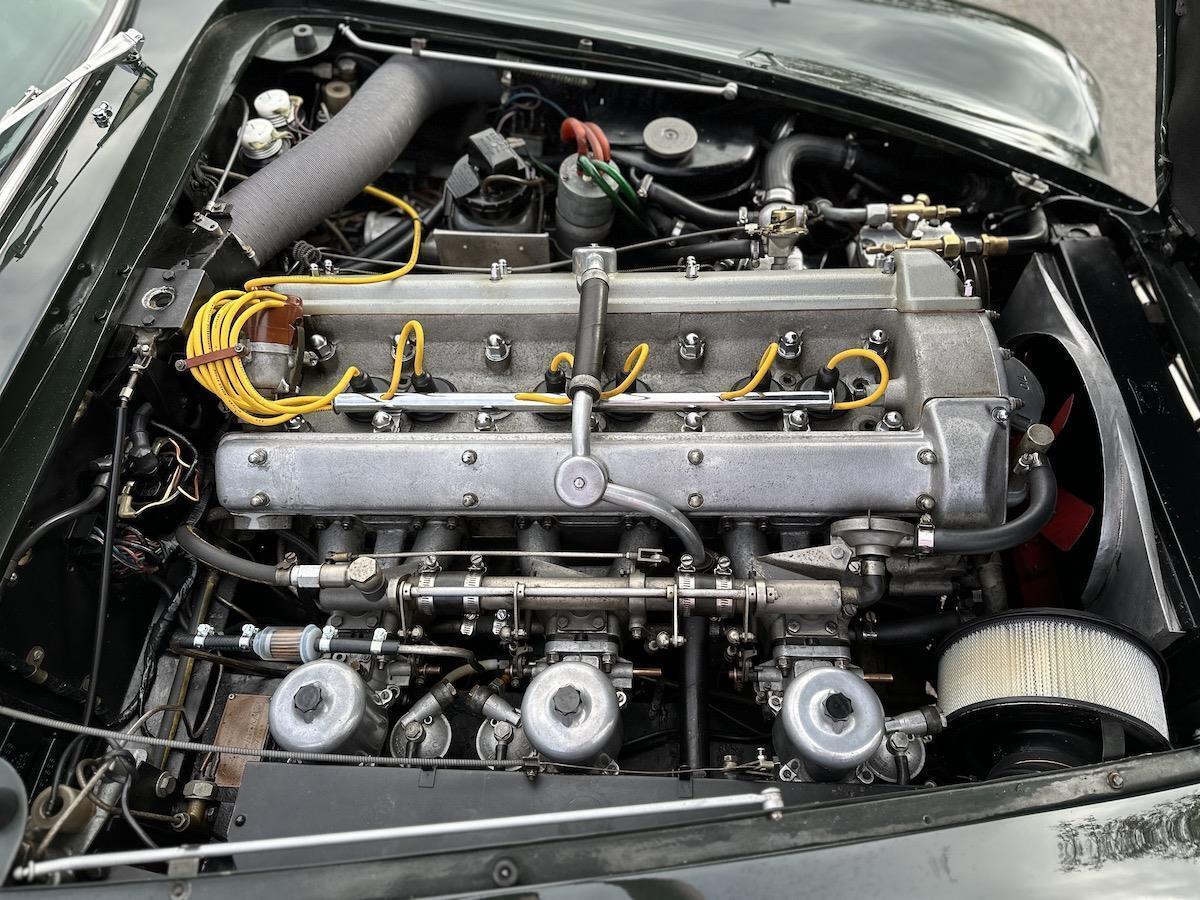 1966 Aston Martin DB6 - photo 5
