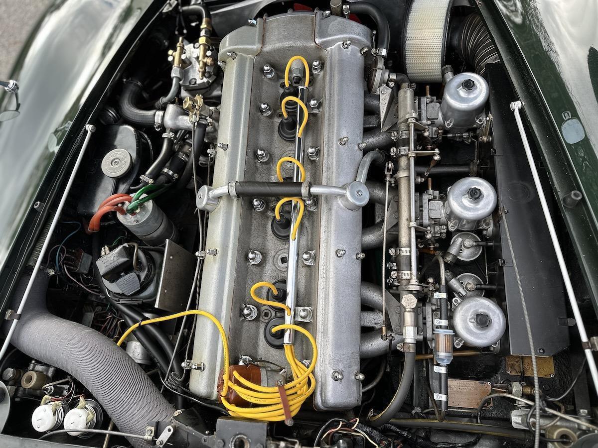 1966 Aston Martin DB6 - photo 6