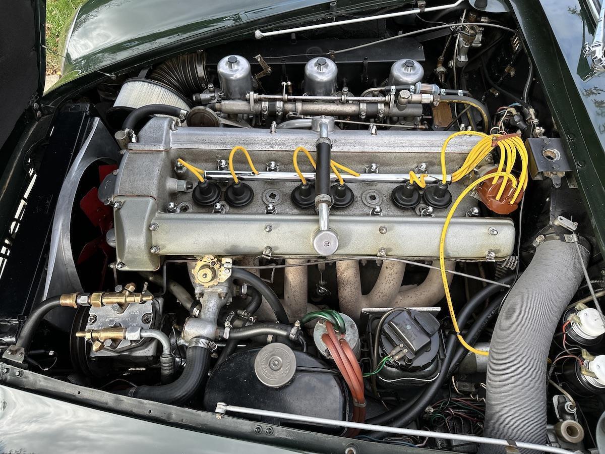 1966 Aston Martin DB6 - photo 7