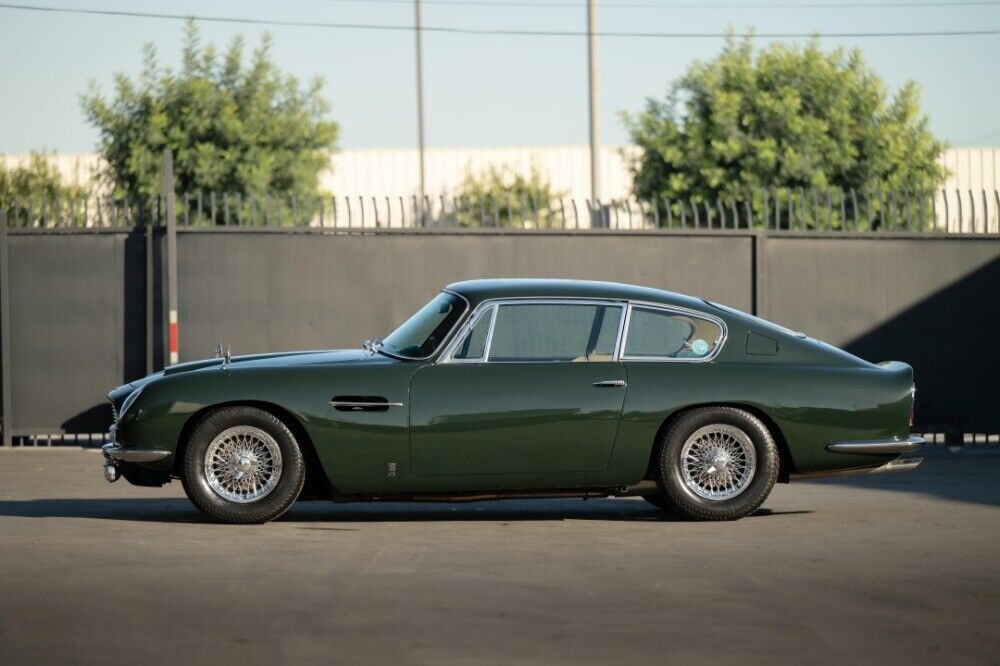 1966 Aston Martin DB6 - photo 2
