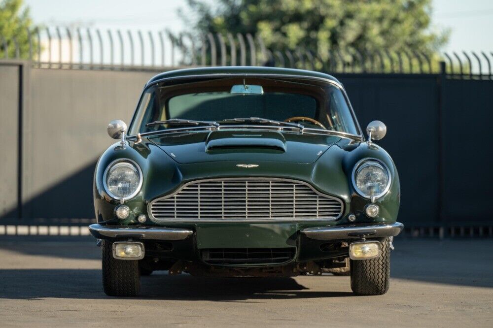 1966 Aston Martin DB6 - photo 3