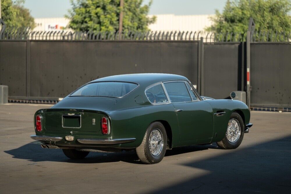 1966 Aston Martin DB6 - photo 5