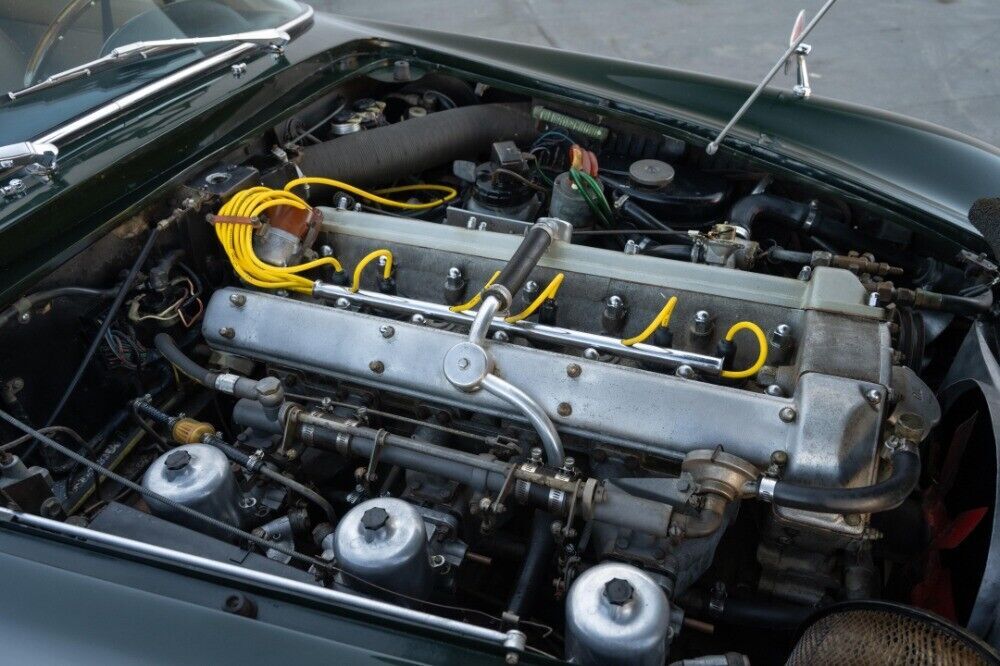 1966 Aston Martin DB6 - photo 9