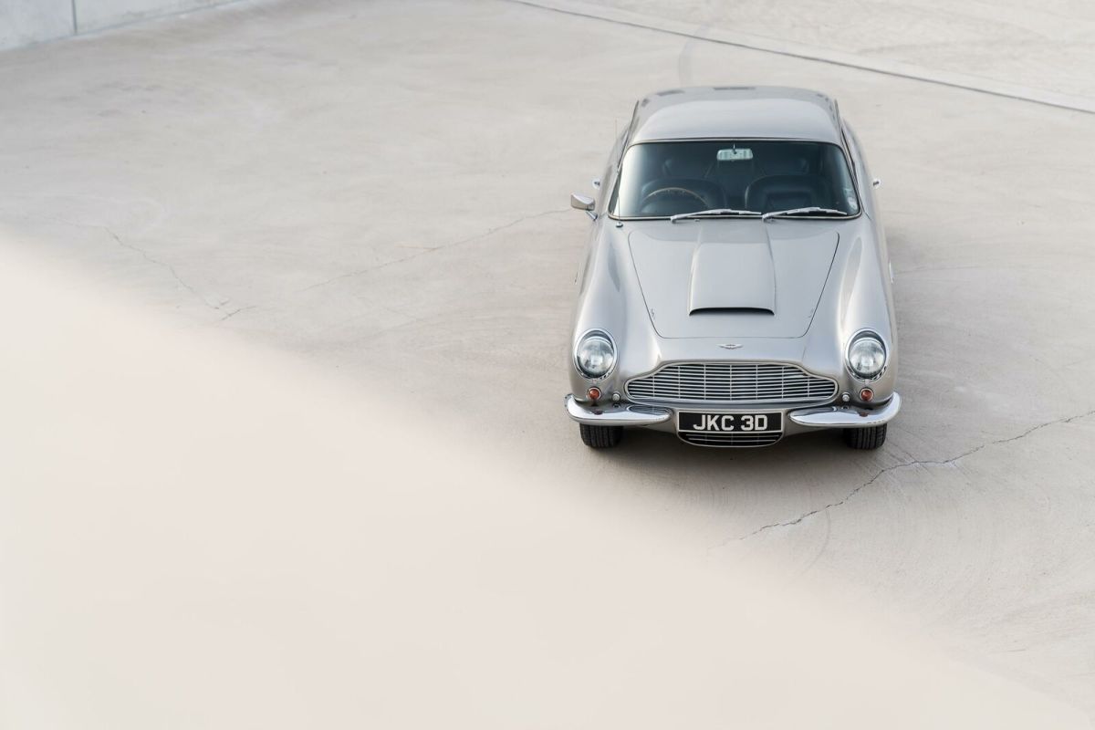1966 Aston Martin DB6 Vantage - photo 11