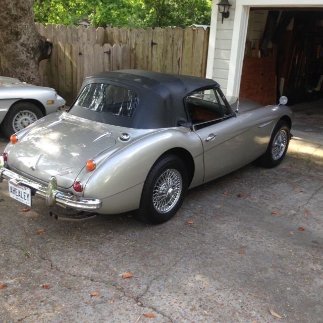 1966 Austin Healey 3000 Convertible - photo 6
