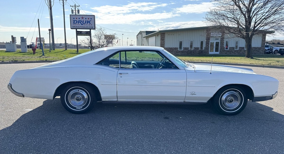 1966 Buick Riviera - photo 2