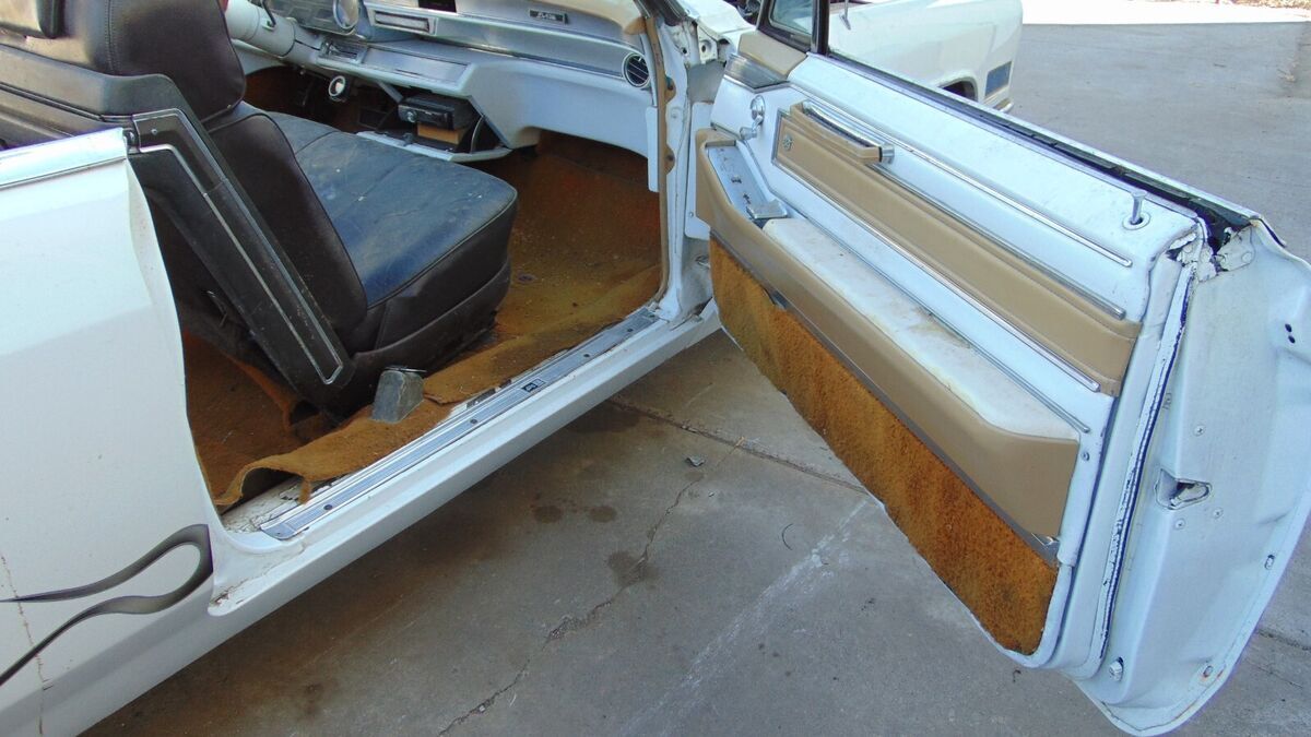 1966 Cadillac DeVille Convertible - photo 13