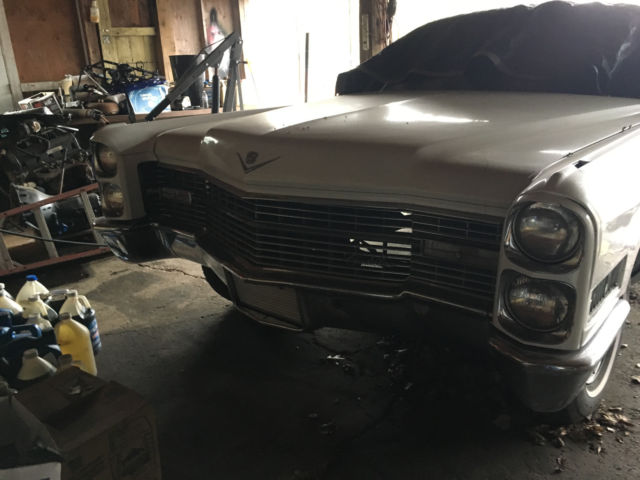 1966 Cadillac DeVille sedan - photo 4