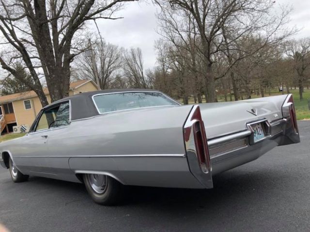 1966 Cadillac DeVille Hardtop Sedan - photo 2