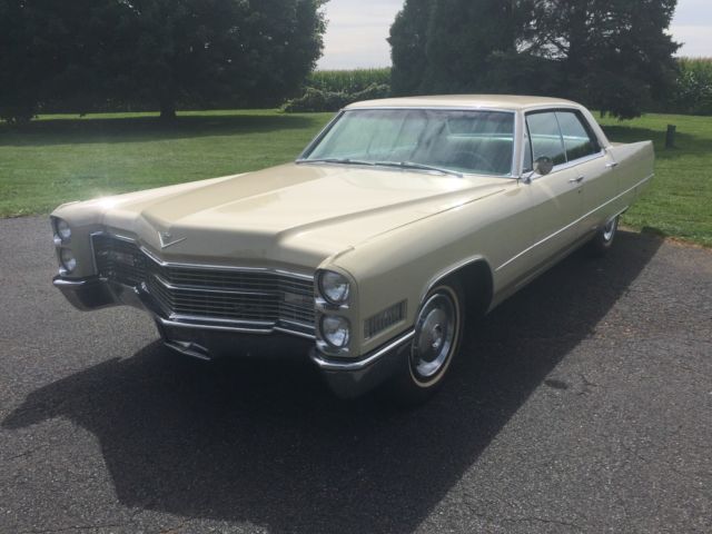 1966 Cadillac DeVille Hardtop Sedan