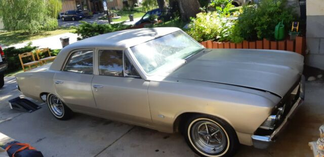 1966 Chevelles Rare sister; the 1966 Pontiac Beaumont "Canada's Chevelle" 1966 Chevrolet Chevelle