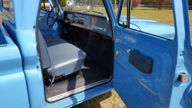 1966 Chevrolet C-10 Custom - photo 3