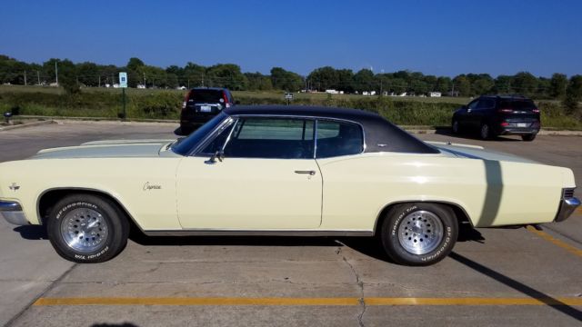 1966 Chevrolet Caprice - 2 Door Coupe - 327ci 1966 Chevrolet Caprice vinyl top