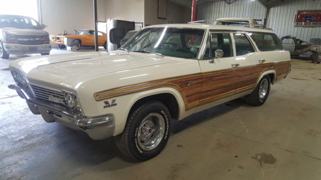 1966 CHEVROLET CAPRICE ESTATE WAGON 396 BIG BLOCK 1966 Chevrolet Caprice WOODGRAIN