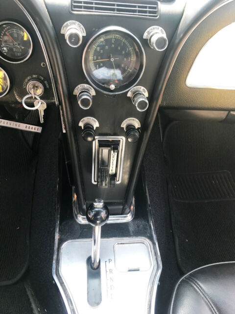 1966 Chevrolet Corvette - photo 10