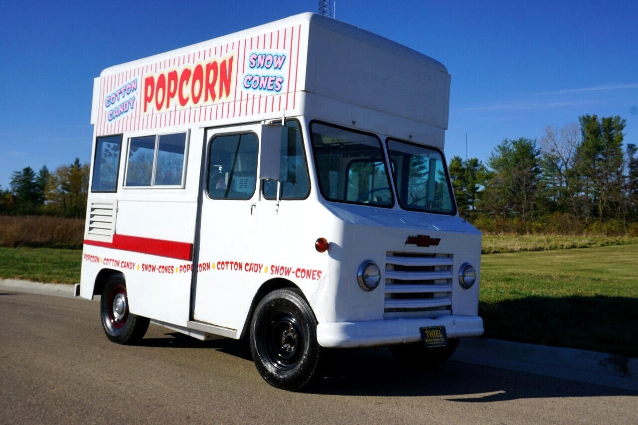 1966 Chevrolet Chevy Van Classic High-Top Nostalgic Concessions Van - photo 12