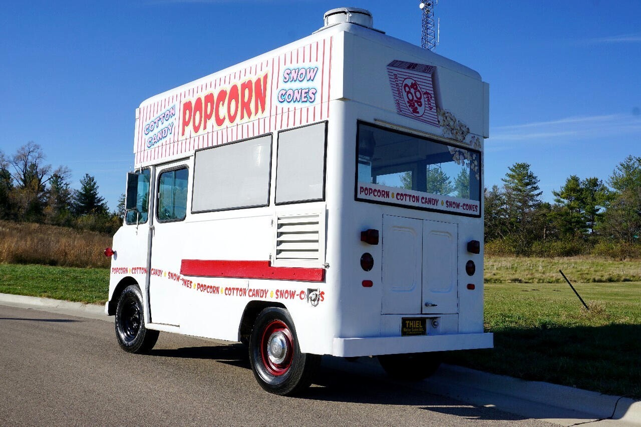 1966 Chevrolet Chevy Van Classic High-Top Nostalgic Concessions Van - photo 6