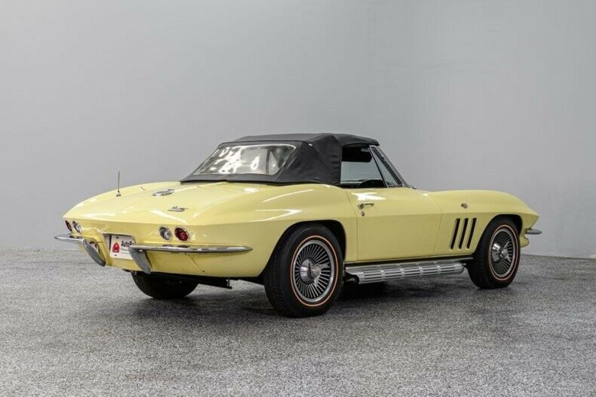 1966 Chevrolet Corvette - photo 10