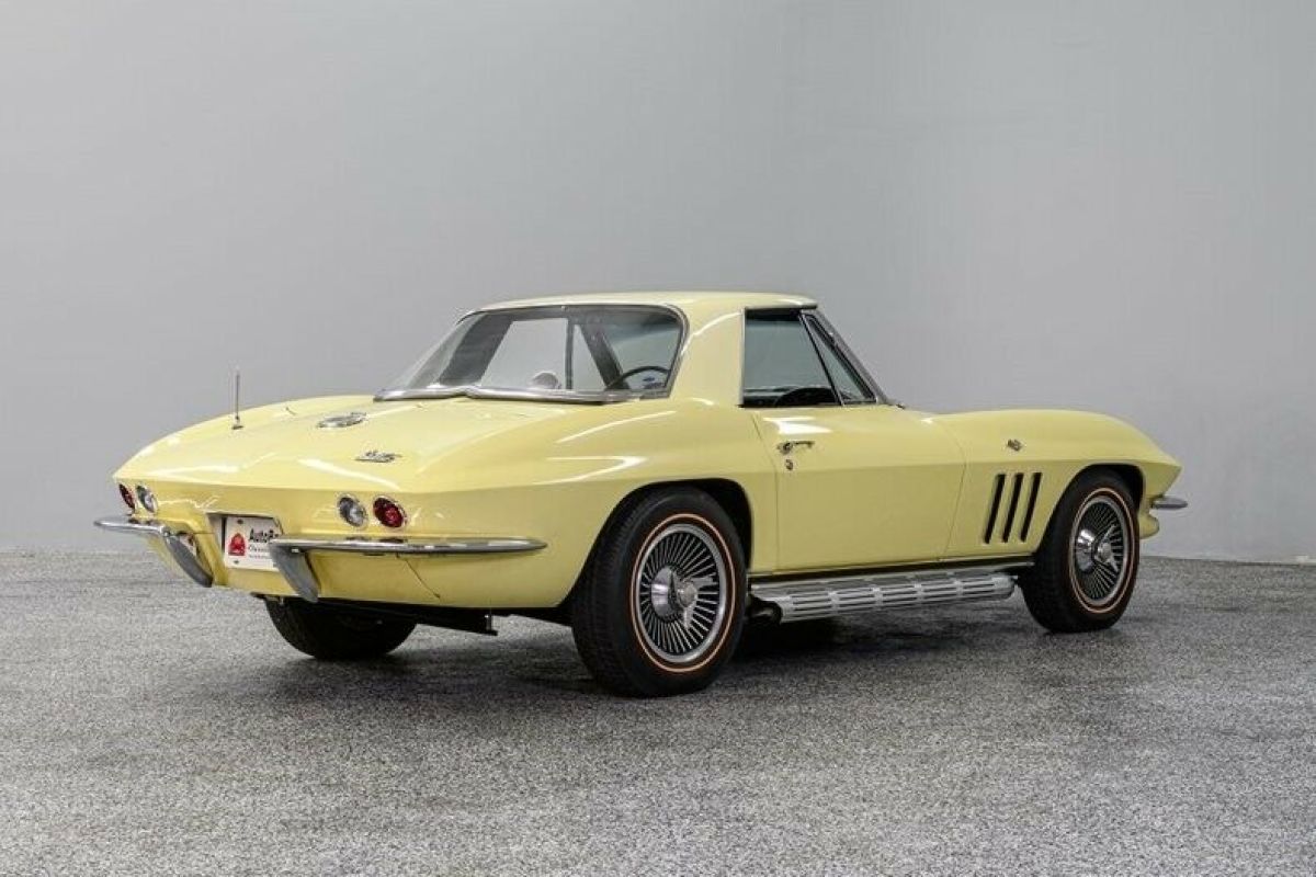 1966 Chevrolet Corvette - photo 9