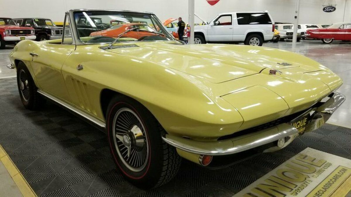 1966 Chevrolet Corvette Convertible - photo 3