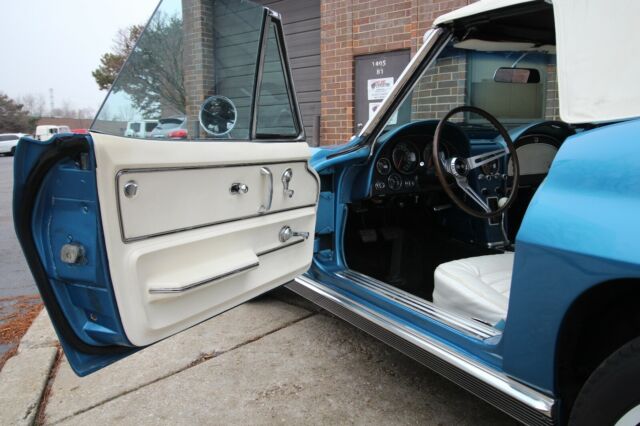 1966 Chevrolet Corvette - 350HP - Both Tops - photo 13