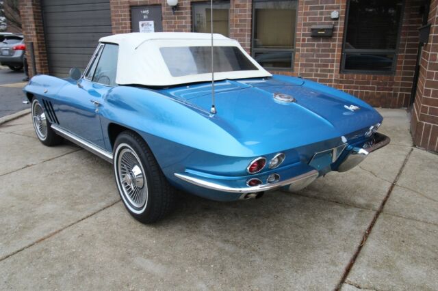 1966 Chevrolet Corvette - 350HP - Both Tops - photo 4