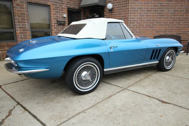 1966 Chevrolet Corvette - 350HP - Both Tops - photo 7