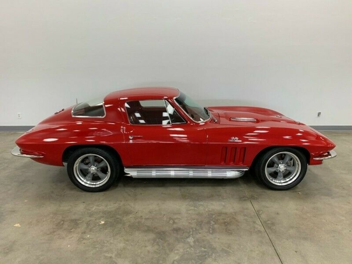 1966 Chevrolet Corvette 427 Coupe - photo 12