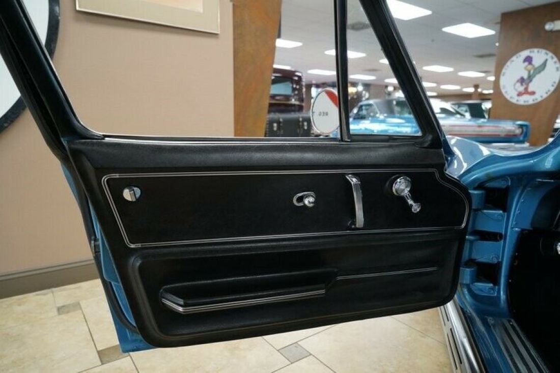 1966 Chevrolet Corvette - photo 11